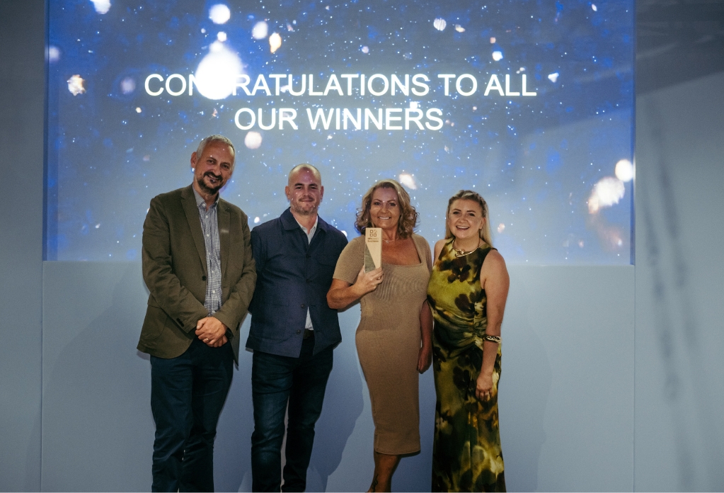 Lloyds banking group receives the partnership award at unseen business awards